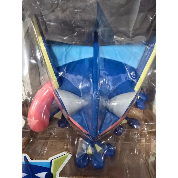 NIB Funko Pop! Games Pokémon Greninja #980 - Picture 11 of 15